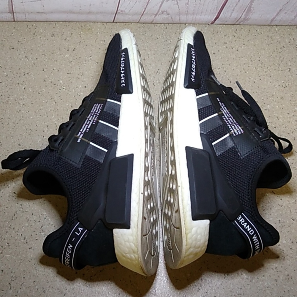 Adidas Nmd R1 V2 - image 7